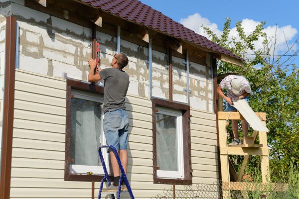 Cost of Handyman Siding Repair in Vista