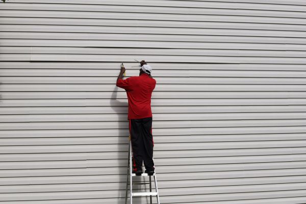 Loose Siding Repair in Vista