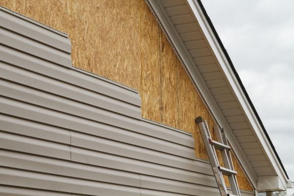 Loose Siding Replacement in Vista